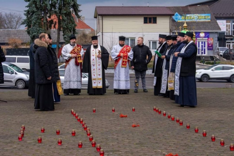   У Дубні вшанували пам’ять жертв Голодоморів (ФОТО)
