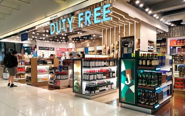 Кабмін обмежив продаж сигарет і алкоголю в Duty Free