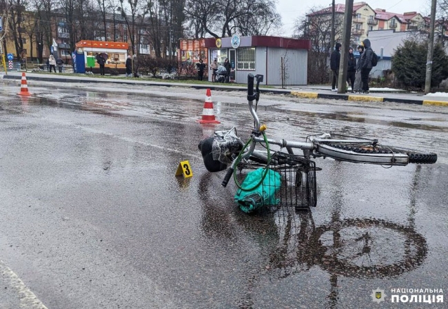 У Здолбунові під колесами авто загинула велосипедистка (ФОТО)