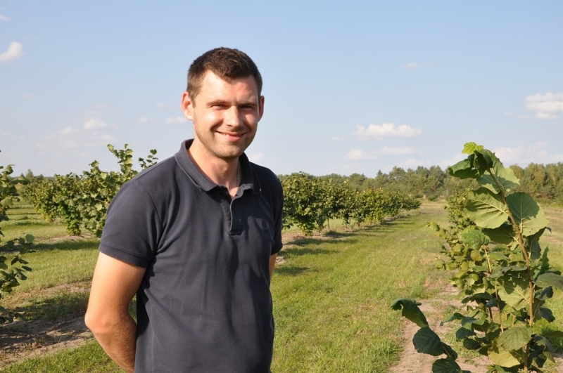 Бізнесмен із Сарн отримав понад мільйон гривень гранту на горіховий сад