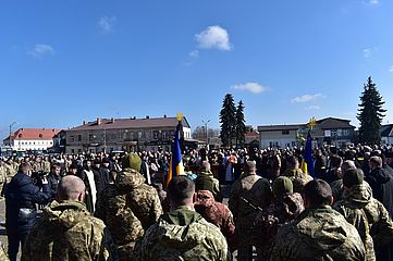 Дубенська громада віддала останню шану Героям Олегу Перетятку та Вадиму Донцову