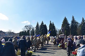 Дубенська громада віддала останню шану Героям Олегу Перетятку та Вадиму Донцову