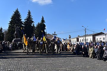 Дубенська громада віддала останню шану Героям Олегу Перетятку та Вадиму Донцову