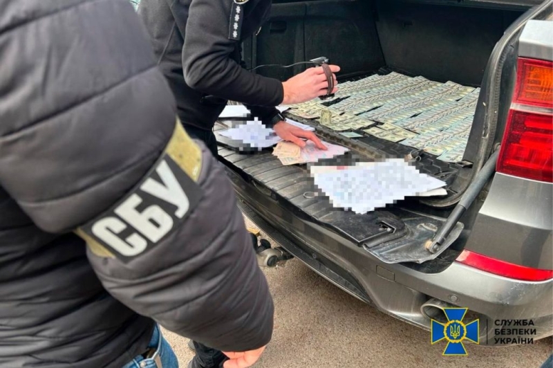   На Рівненщині викрили посадовця військового шпиталю та ексвоєнкома на організації схеми ухилення від мобілізації