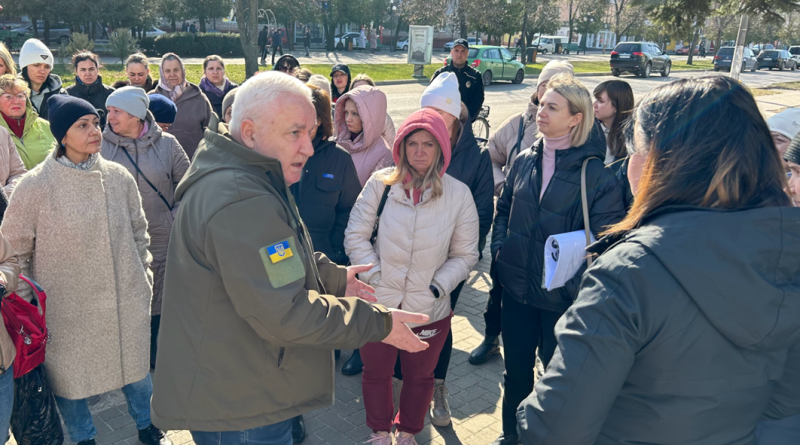 «Потрібна ротація та відновлення»: у Сарнах рідні військових вийшли на зібрання