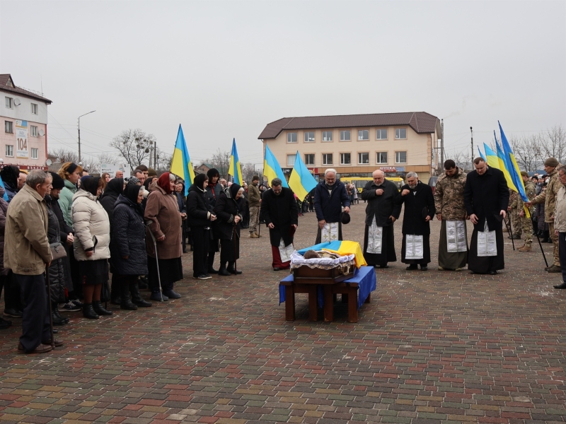 У Сарнах попрощалися з гранатометником «Поліських вовків» Василем Власюком