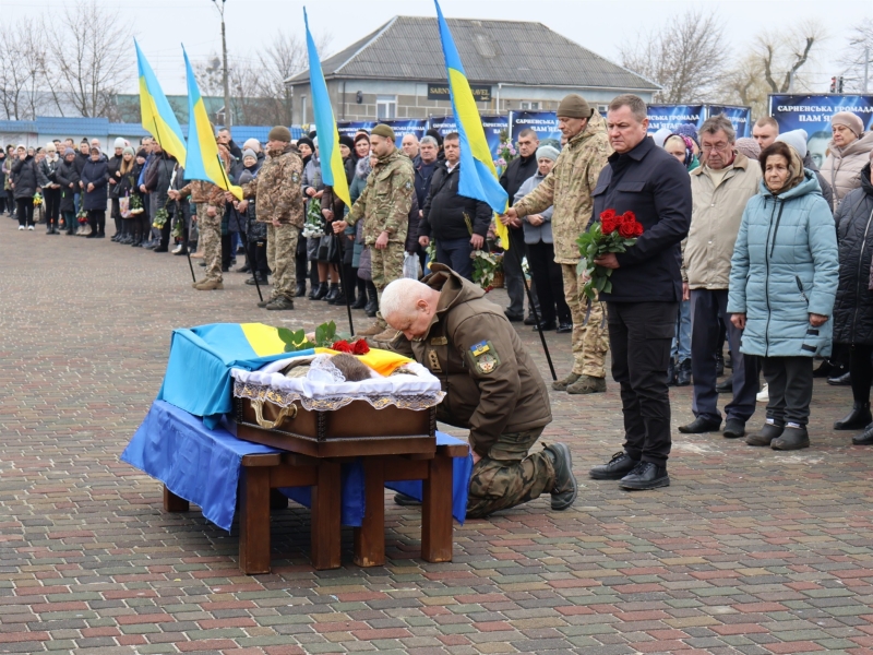 У Сарнах попрощалися з гранатометником «Поліських вовків» Василем Власюком