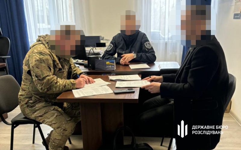   На Дубенщині ДБР повідомило про підозру командиру, який безпідставно нараховував «бойові»