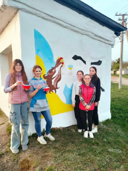   На Радивилівщині молодь розмалювала автобусну зупинку