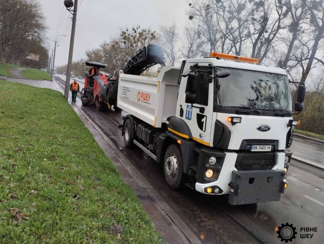 Рівне «закриє» аварійні ділянки на дорогах