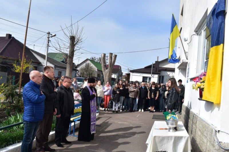   У Дубні відкрили меморіальну дошку Герою Миколі Мельнику