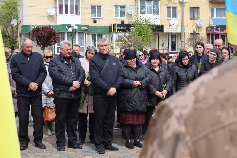 У Сарнах попрощалися зі старшим солдатом Олександром Мельником