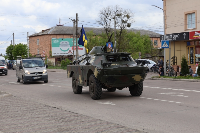 У Сарнах попрощалися зі старшим солдатом Олександром Мельником