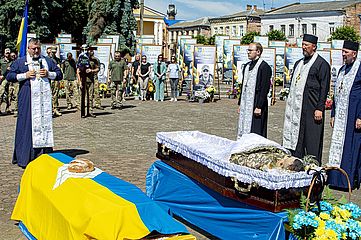 Дубенчани віддали останню шану воїну-герою Сергію Алєксєєнку