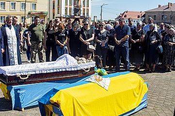 Дубенчани віддали останню шану воїну-герою Сергію Алєксєєнку