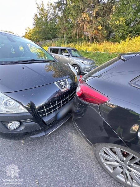 На Чорновола у Рівному «поцілувалися» авто, бо водій був напідпитку (ФОТО)