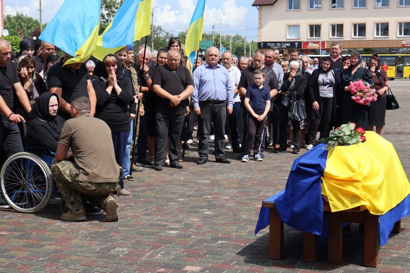 Останній бій «Сокола»: в Сарнах попрощалися з Назаром Балановичем