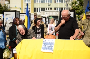 Рівне попрощалося з мужнім захисником (ФОТО)