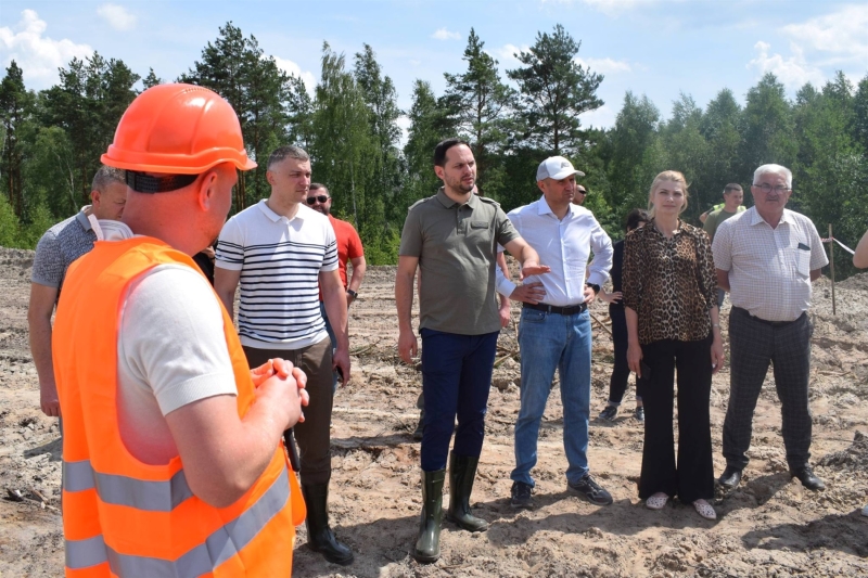 У Сарненському районі запустили новий проєкт законного видобутку бурштину