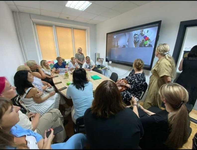 Фахівці з трьох міст України прибули до Рівного, щоб перейняти досвід роботи «зеленої кімнати»