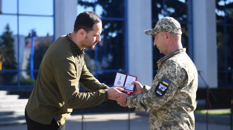 Бійця із Сарненського району нагородили найвищою відзнакою області