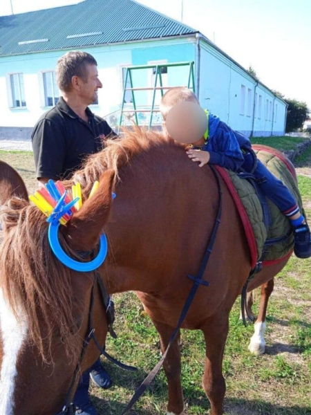 На Дубенщині дітей із вадами розвитку лікують іпотерапією