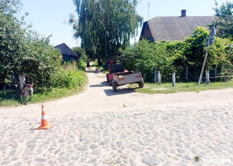 На Сарненщині після зіткнення з трактором загинув мотоцикліст