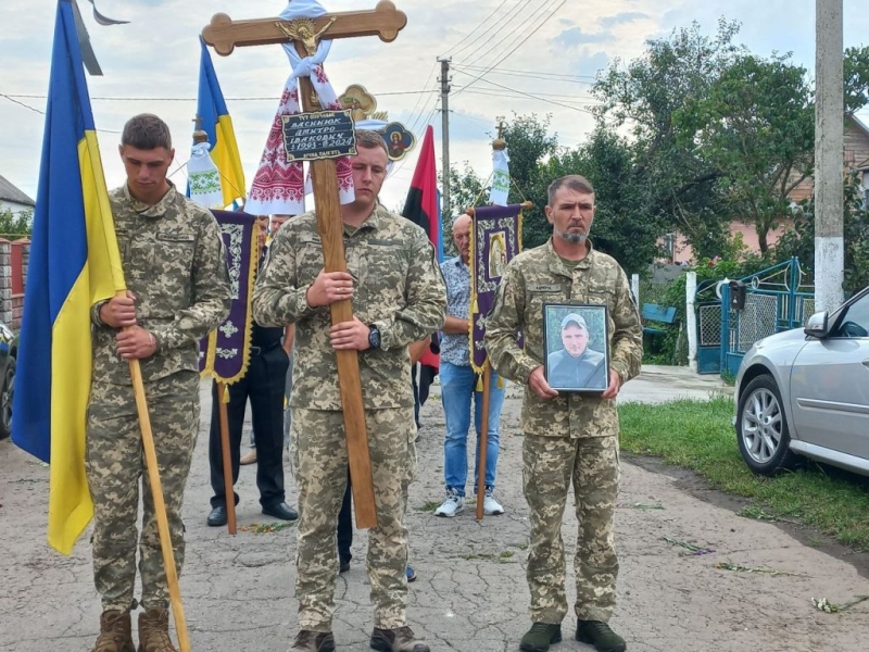 На щиті до рідного дому повернувся житель села Тараканів