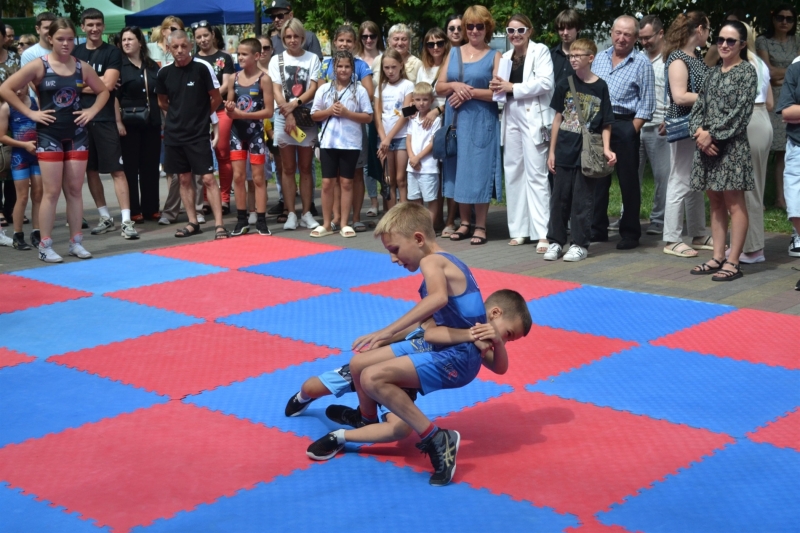 Реабілітація через спорт, мистецтво й підтримку: як пройшов захід для ветеранів «Сарненська звитяга»