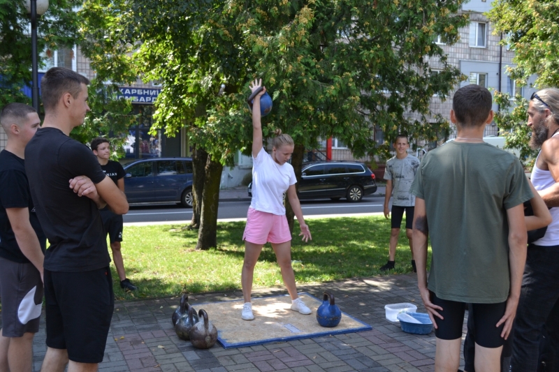 Реабілітація через спорт, мистецтво й підтримку: як пройшов захід для ветеранів «Сарненська звитяга»