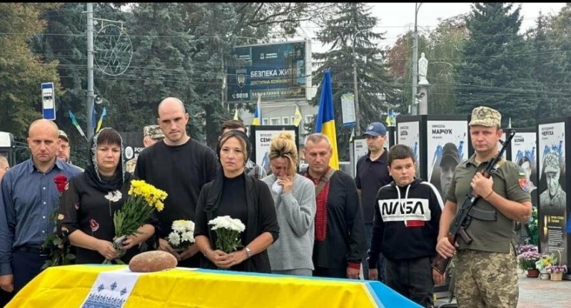 Він хотів уберегти своїх рідних... Рівне проводить Героя