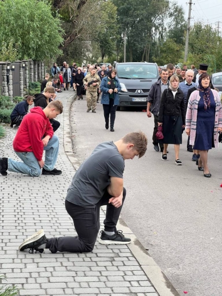 На Дубенщині попрощалися з Воїном Олександром Панасюком