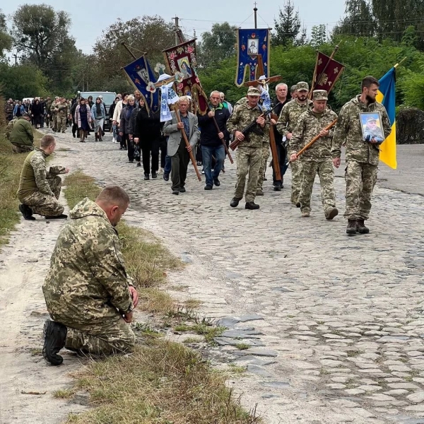 На Дубенщині попрощалися з Воїном Олександром Панасюком