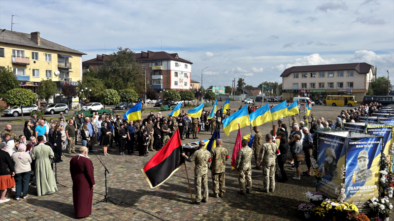 У Сарнах попрощалися з мінометником Сергієм Бартошем