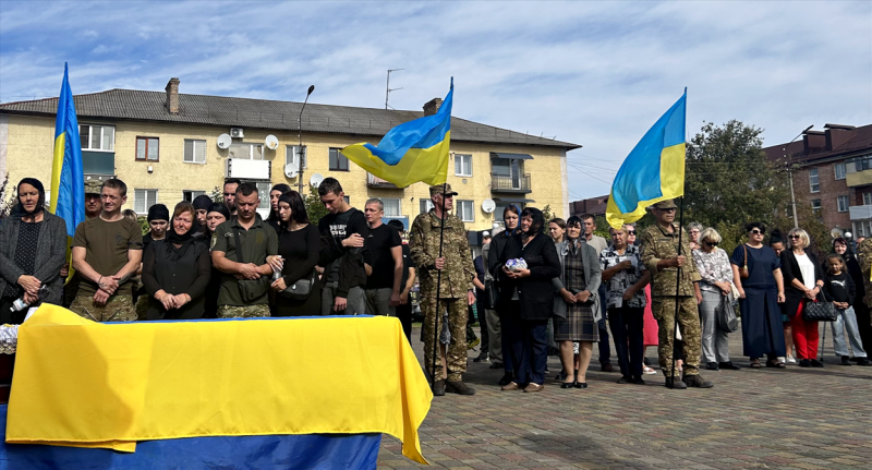 У Сарнах попрощалися з мінометником Сергієм Бартошем