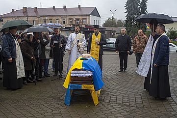 Дубенчани віддали останню шану воїну-Герою Юрію Брилю