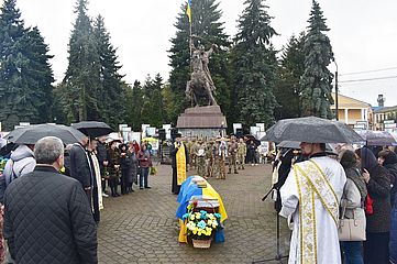 Дубенчани віддали останню шану воїну-Герою Юрію Брилю