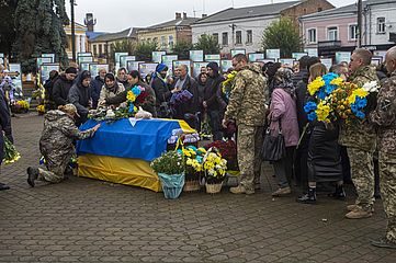 Дубенчани віддали останню шану воїну-Герою Юрію Брилю