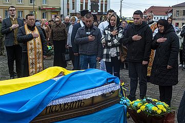 Дубенчани віддали останню шану воїну-Герою Руслану Редьку