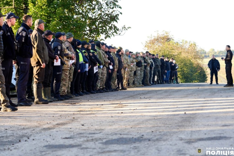 Підозроють у подвійному вбивстві: на Дубенщині розшукують зловмисника