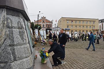 Вшанували хвилиною мовчання усіх полеглих Захисників та Захисниць України