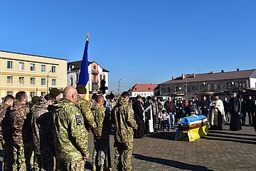 Дубенчани прощалися із полеглим захисником Борисом ІЄВЛЄВИМ