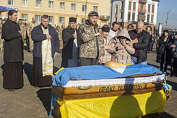 Дубенчани прощалися із полеглим захисником Борисом ІЄВЛЄВИМ