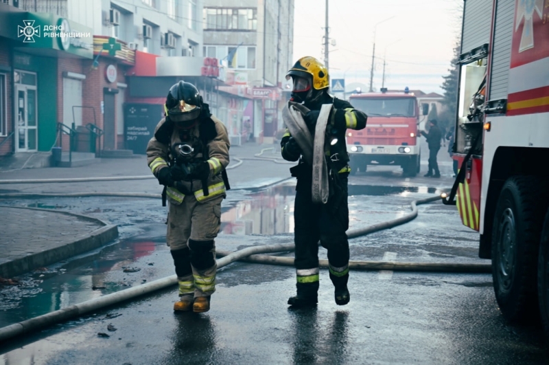 Пожежа в центрі Сарн: що відомо про загоряння