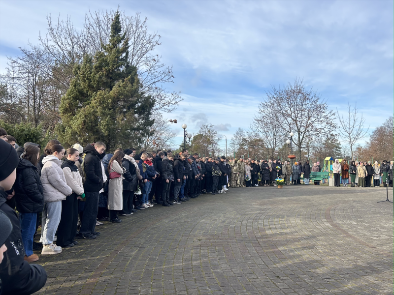 У День Гідності та Свободи в Сарнах посмертно відзначили прикордонників