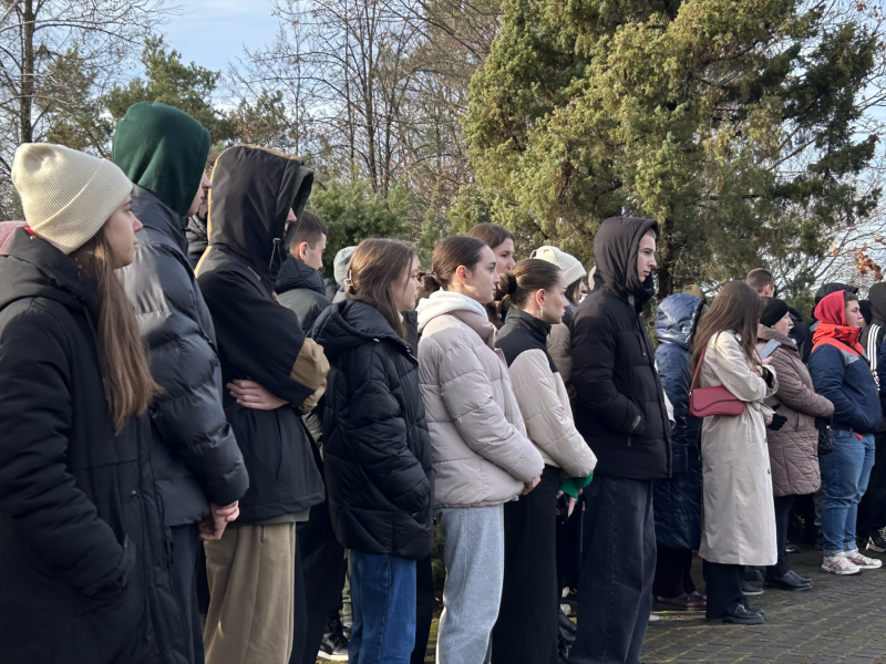 У День Гідності та Свободи в Сарнах посмертно відзначили прикордонників