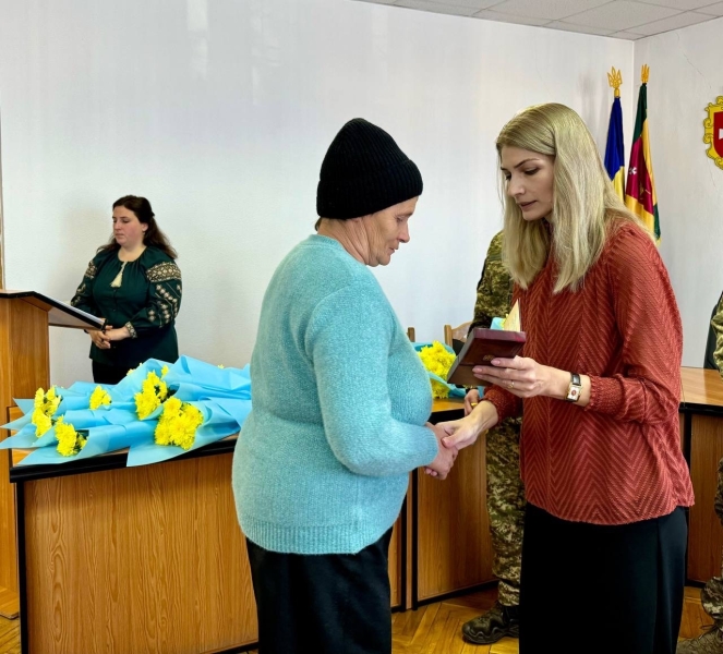 У Сарнах 17 полеглих військових відзначили орденами «За мужність»