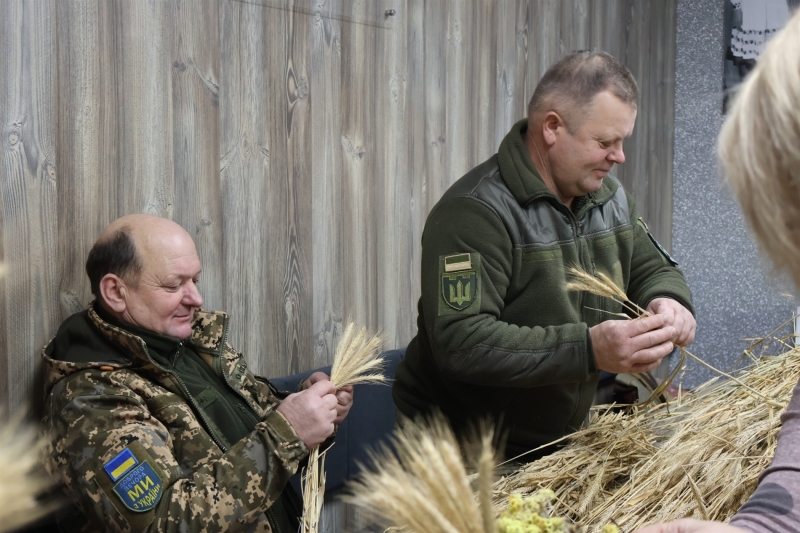 «Оберіг.300»: військові із Сарн створили спільний різдвяний дідух