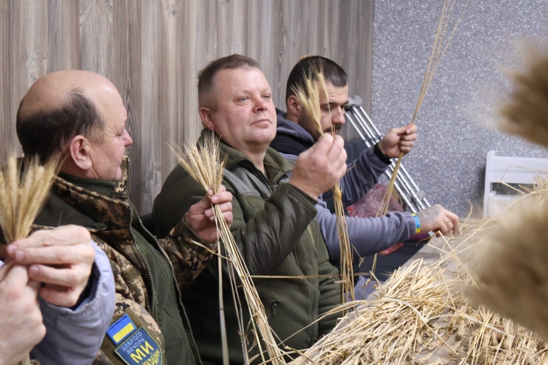 «Оберіг.300»: військові із Сарн створили спільний різдвяний дідух