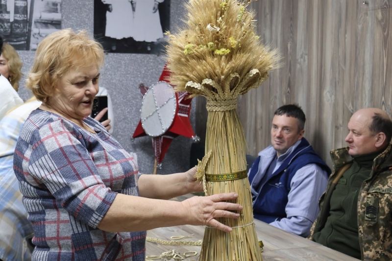 «Оберіг.300»: військові із Сарн створили спільний різдвяний дідух